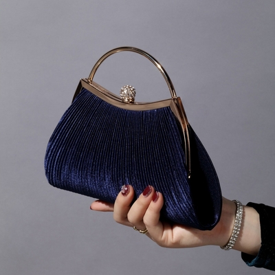 Avrupa ve Birleşik Devletler RETRO SOLID COLOR PLEATED HAND RING FASHION LOCK CLOSED DINER BAG CHAIN CROSSBODY BAG