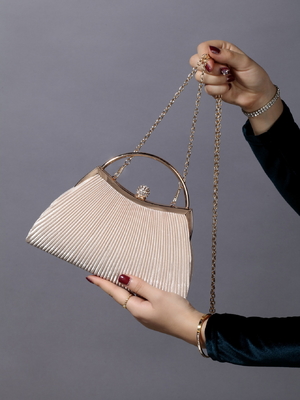 Avrupa ve Birleşik Devletler RETRO SOLID COLOR PLEATED HAND RING FASHION LOCK CLOSED DINER BAG CHAIN CROSSBODY BAG