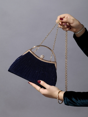 Avrupa ve Birleşik Devletler RETRO SOLID COLOR PLEATED HAND RING FASHION LOCK CLOSED DINER BAG CHAIN CROSSBODY BAG