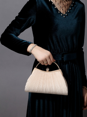 Avrupa ve Birleşik Devletler RETRO SOLID COLOR PLEATED HAND RING FASHION LOCK CLOSED DINER BAG CHAIN CROSSBODY BAG