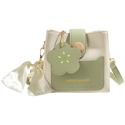 Yaz taze tüm eşleşme çanta kadın moda eğilimleri gelişmiş anlamlı niş tasarım crossbody kova çanta bu yıl popüler