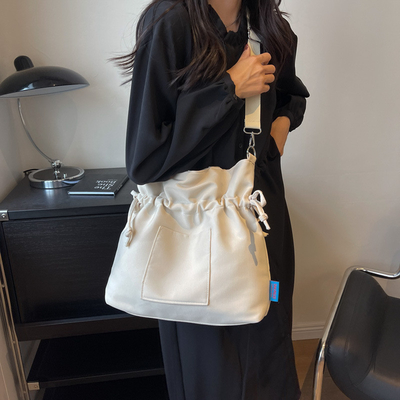 CANVAS TOTE BAG STREET FASHION Büyük kapasiteli omuz çantası Erkek ve Kadın Sınıfı Çanta Çanta Çanta Çanta