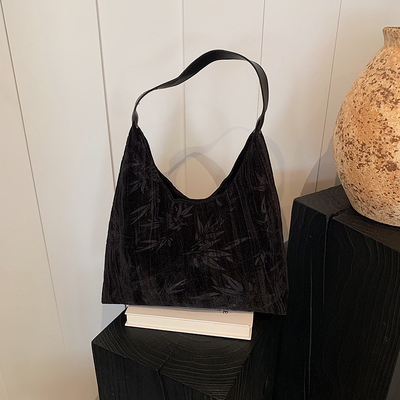 Yeni Çin tarzı büyük kapasiteli koltuk altı çantası yeni moda ortaçağ omuz çantası kadın azınlık yolcu Tote çantası