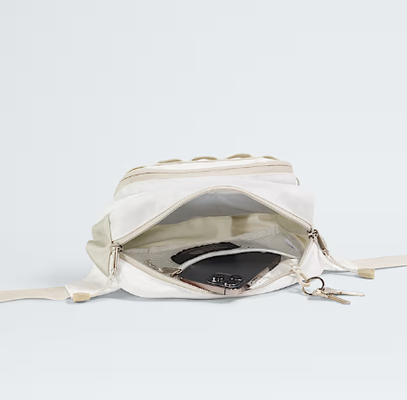 Fanny Packs bag Zippered main compartment has a secure-zip mesh pocket with a key clip